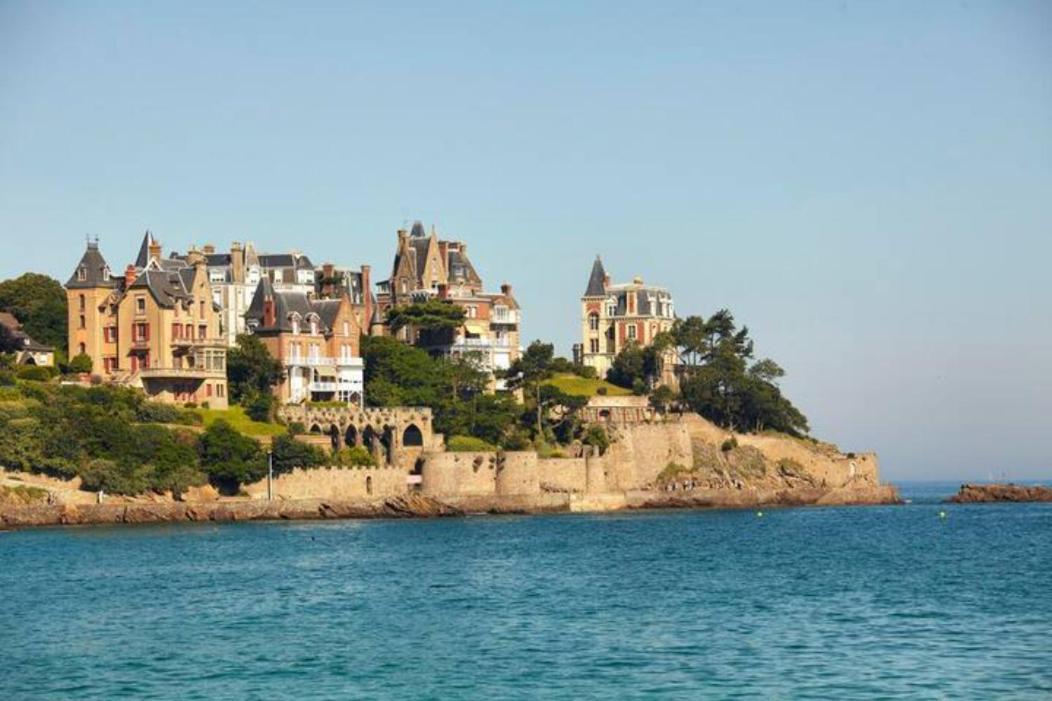 Apartamento L'Horloge Dinan Exterior foto